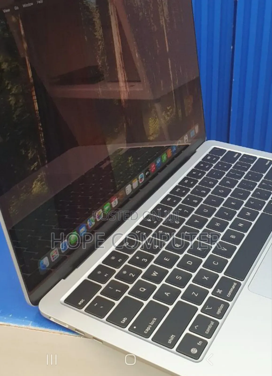 New Laptop Apple MacBook Air 2025 M4 13-Inch 16GB Apple M4 SSD 256GB