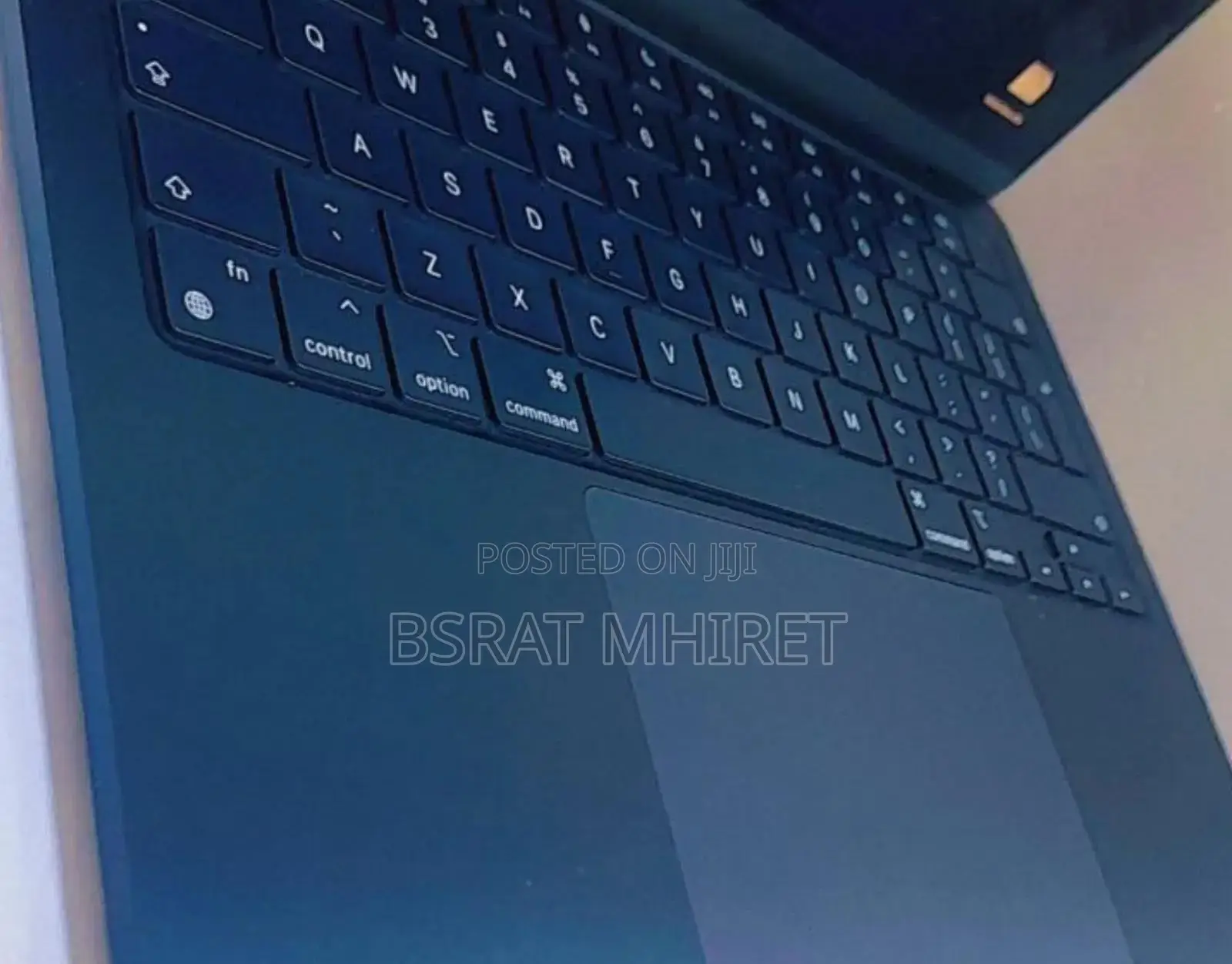 New Laptop Apple MacBook Air 2022 M2 8GB Apple M2 SSD 256GB