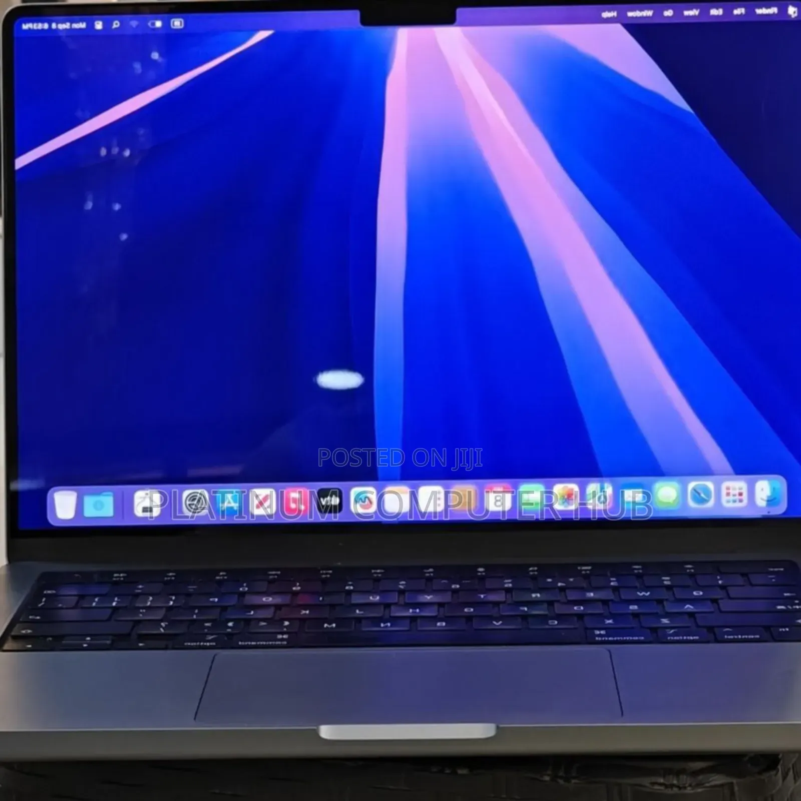 New Laptop Apple MacBook Pro 2021 M1 16GB Apple M1 Pro SSD 1T