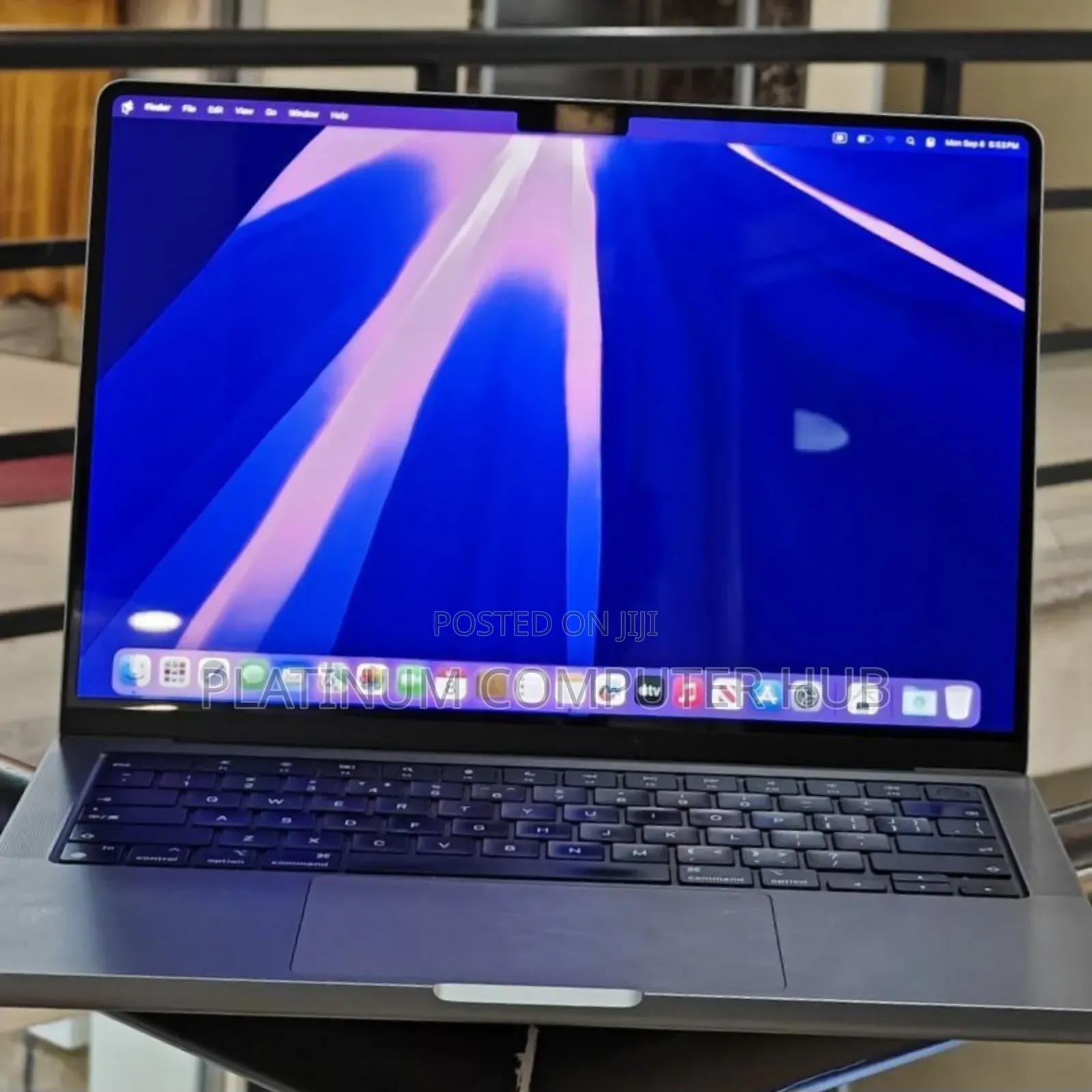 New Laptop Apple MacBook Pro 2021 M1 16GB Apple M1 Pro SSD 1T