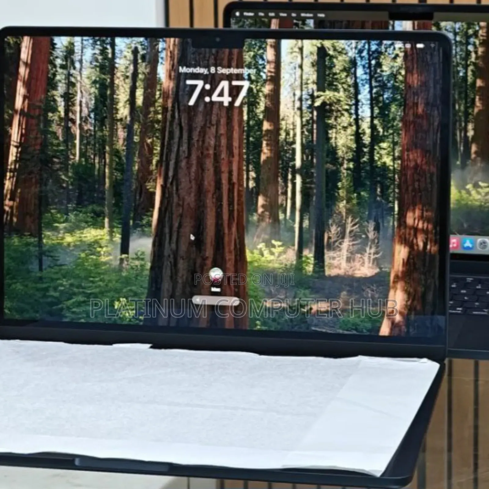 New Laptop Apple MacBook Air 2025 M4 13-Inch 16GB Apple M4 SSD 256GB