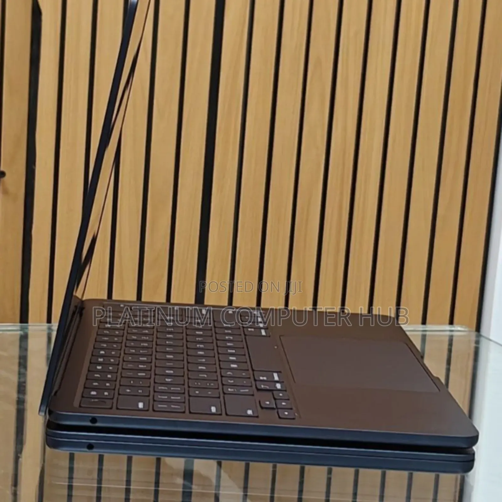 New Laptop Apple MacBook Air 2025 M4 13-Inch 16GB Apple M4 SSD 256GB