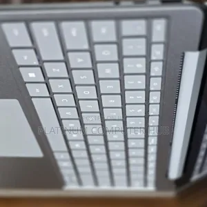 Photo - New Laptop Microsoft Surface 8GB Intel Core i5 SSD 256GB