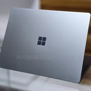 New Laptop Microsoft Surface 8GB Intel Core i5 SSD 256GB