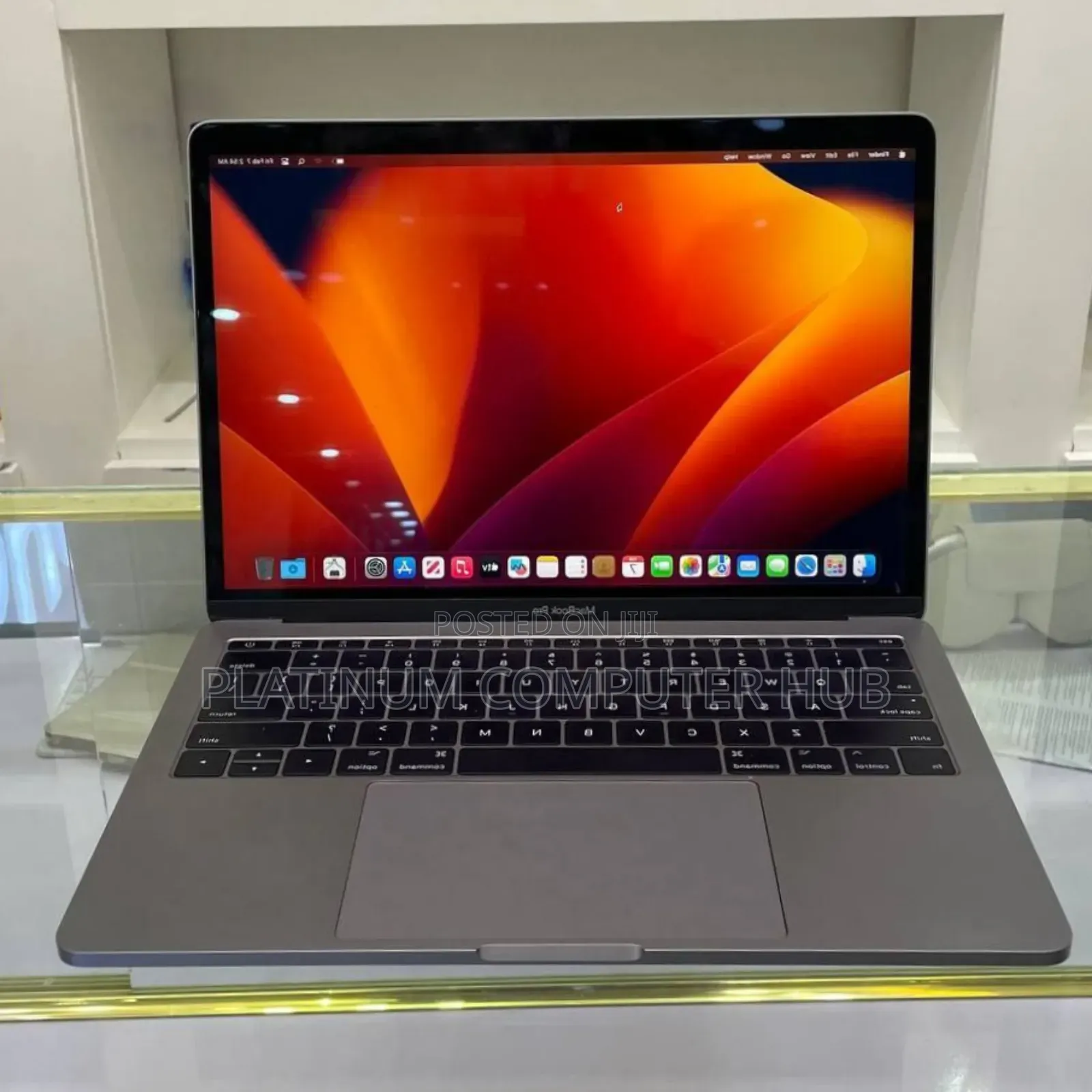 New Laptop Apple MacBook Pro 2017 16GB Intel Core I7 SSD 512GB