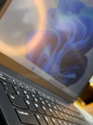 New Laptop Lenovo ThinkPad T14 16GB Intel Core I7 SSD 512GB