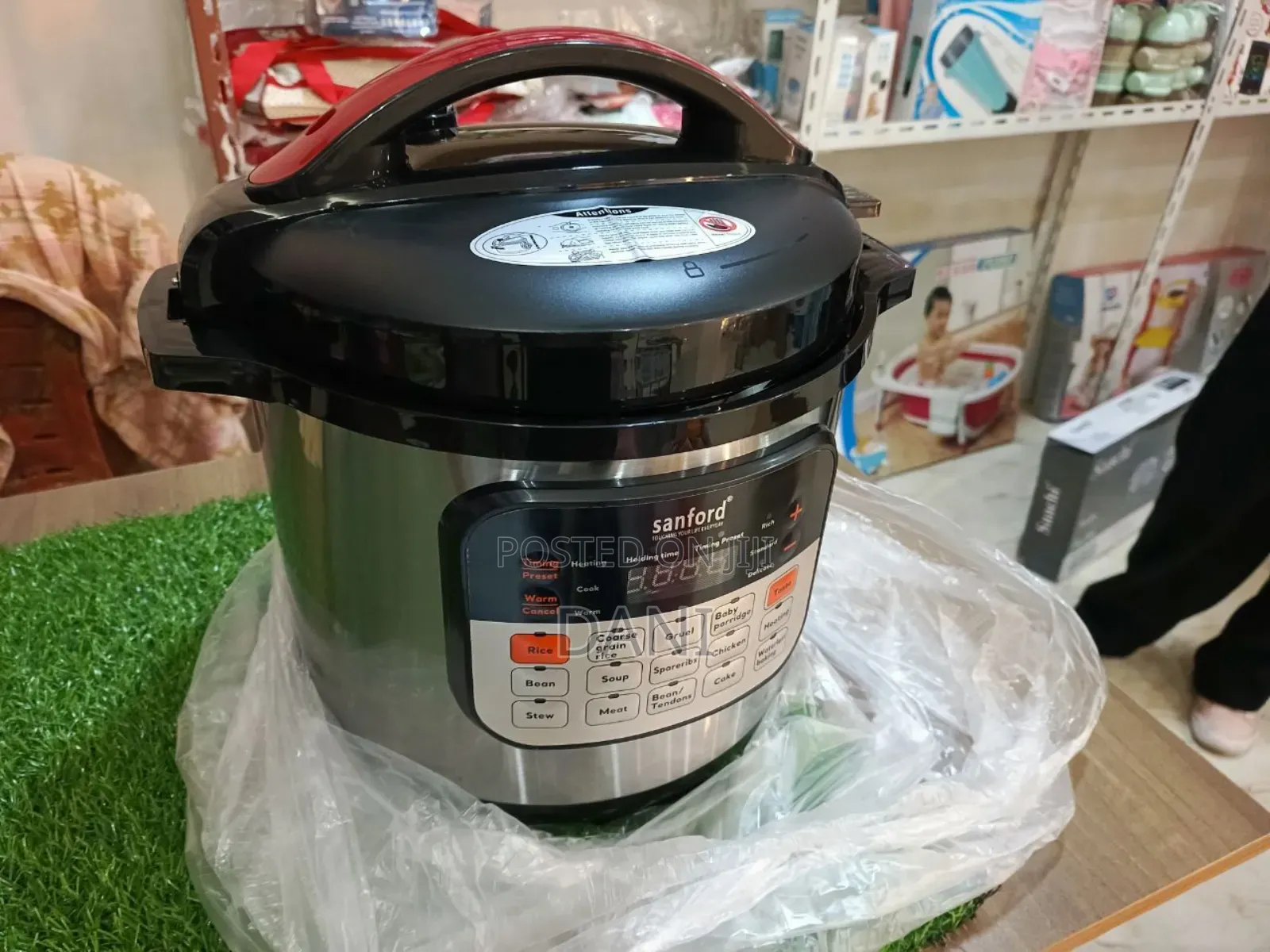 Sanford Electric Pressure Cooker, Model Ls-a6-9l