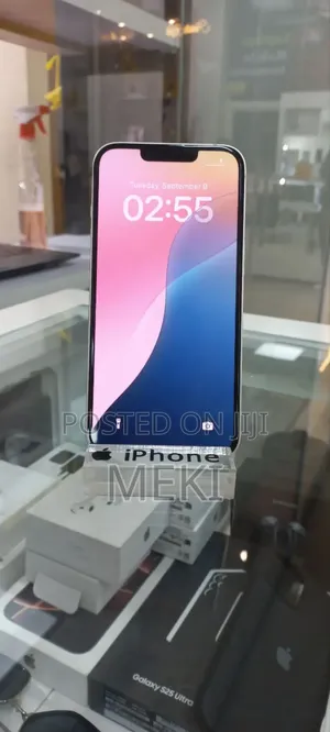 Photo - Apple iPhone 13 128 GB White