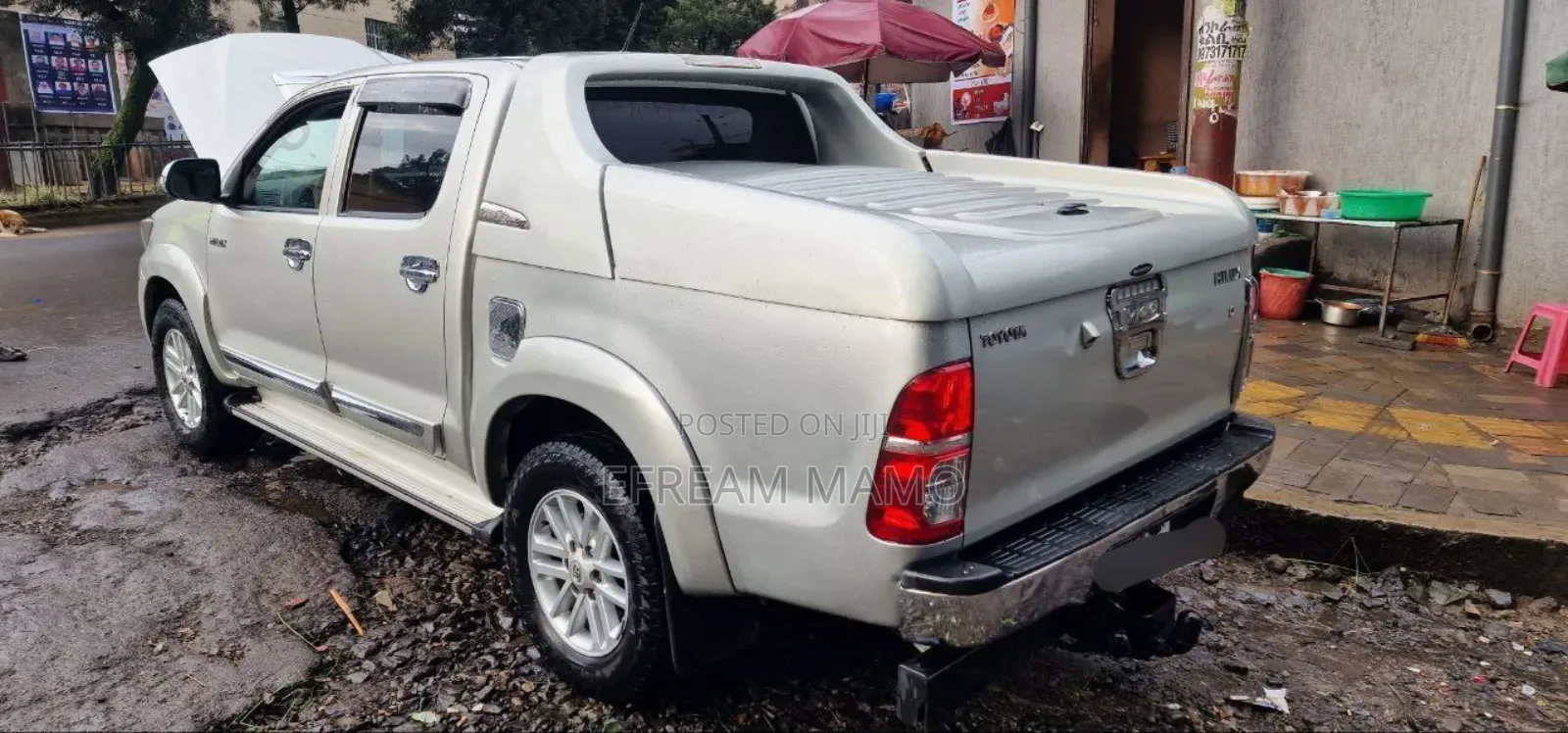 Toyota Hilux 2012 Gold