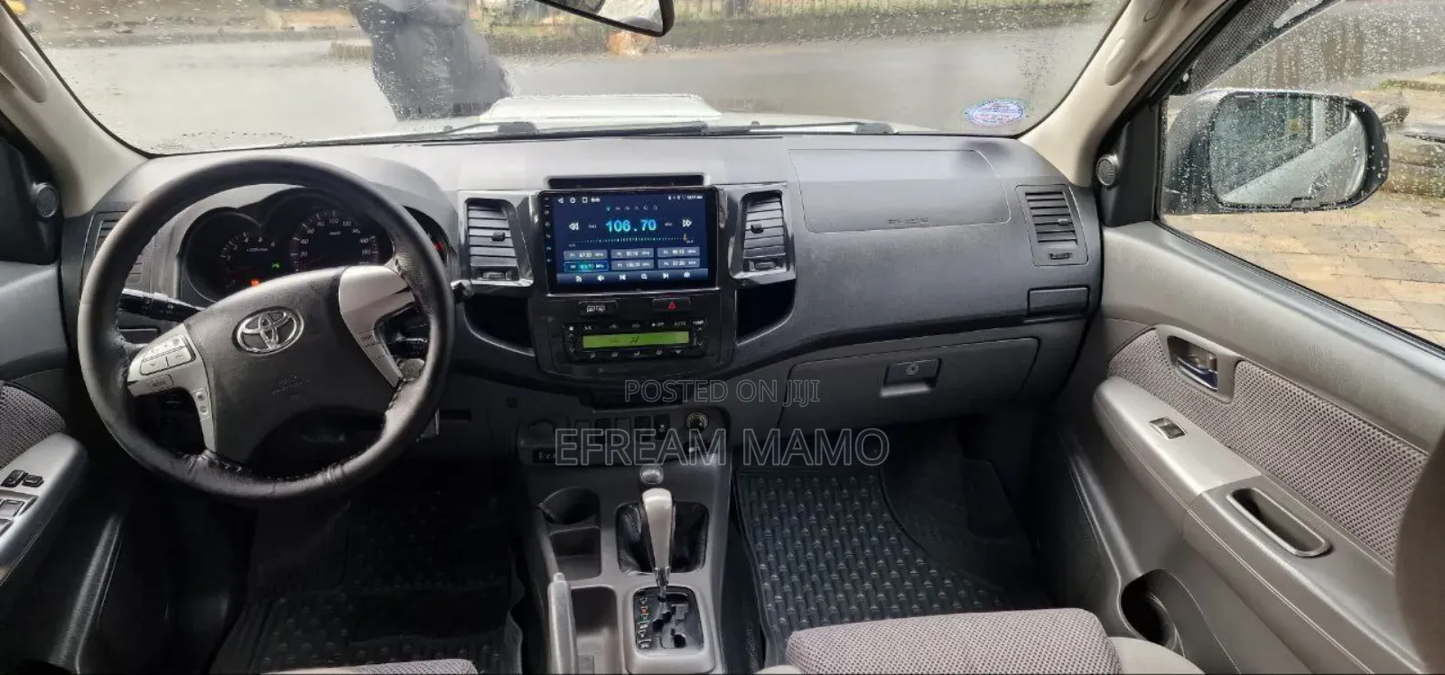 Toyota Hilux 2012 Gold