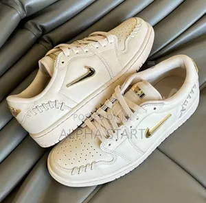 Air Jordan 1 Low Method of Make Metallic Gold