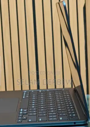 New Laptop Apple MacBook Air 2024 M3 13-Inch 16GB Apple M3 SSD 256GB