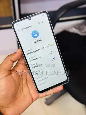 Photo - New Samsung Galaxy A06 128 GB Green