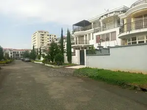 4bdrm Villa in J H Semix Real, Bole for sale