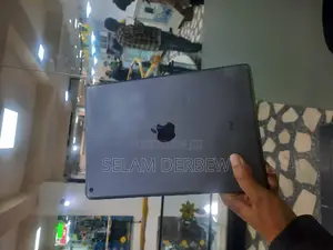 Photo - Apple iPad Wi-Fi 128 GB