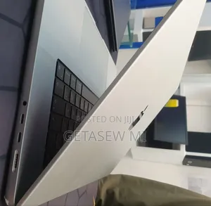 New Laptop Apple MacBook Pro M1 32GB Apple M1 Pro SSD 512GB