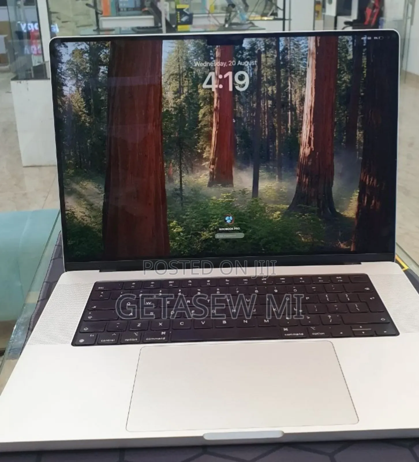 New Laptop Apple MacBook Pro M1 32GB Apple M1 Pro SSD 512GB