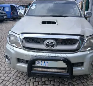 Photo - Toyota Hilux 2.7 VVT-i 4X4 SRX 2011 Silver