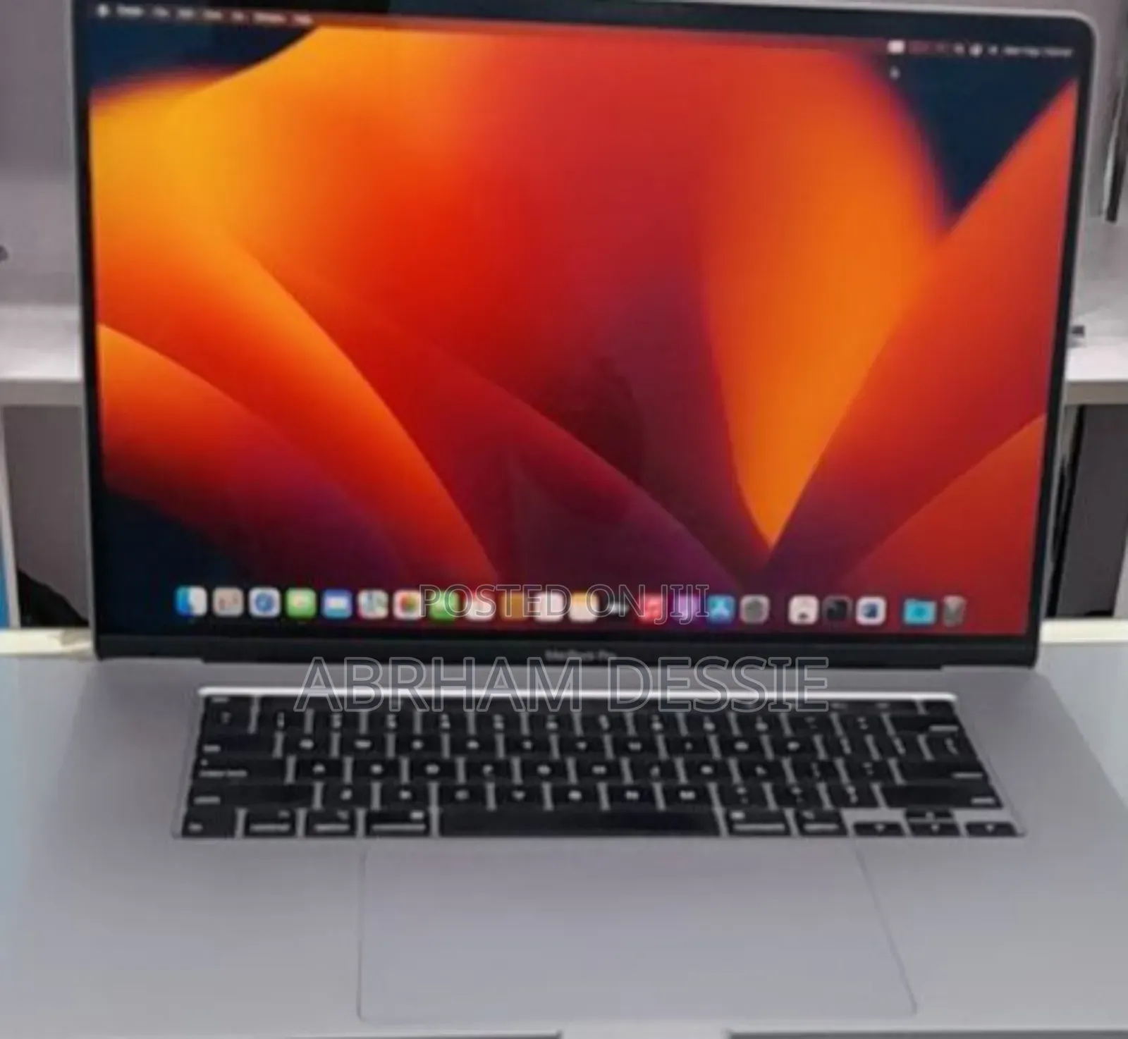 New Laptop Apple MacBook Pro 2019 16GB Intel Core I7 SSD 512GB