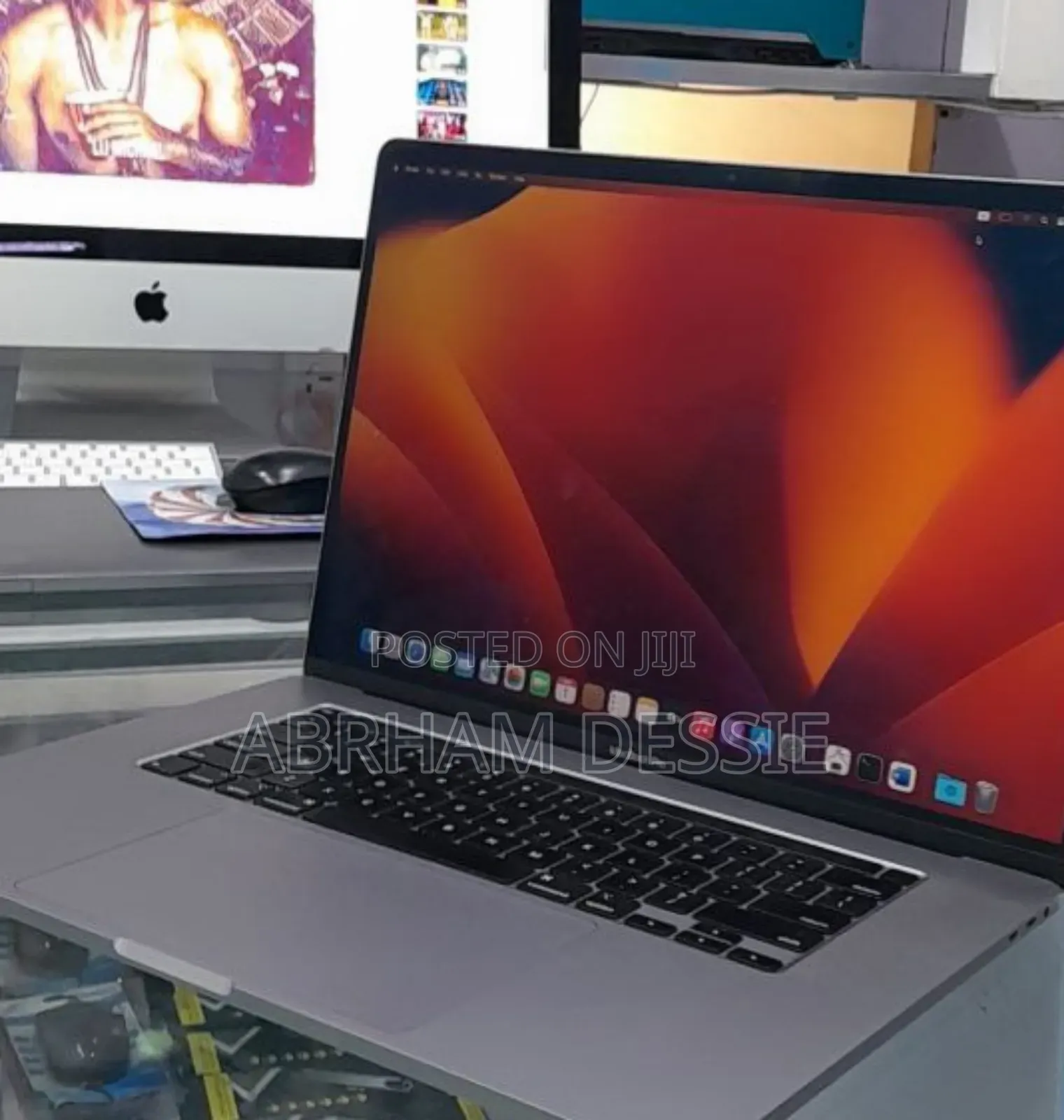 New Laptop Apple MacBook Pro 2019 16GB Intel Core I7 SSD 512GB