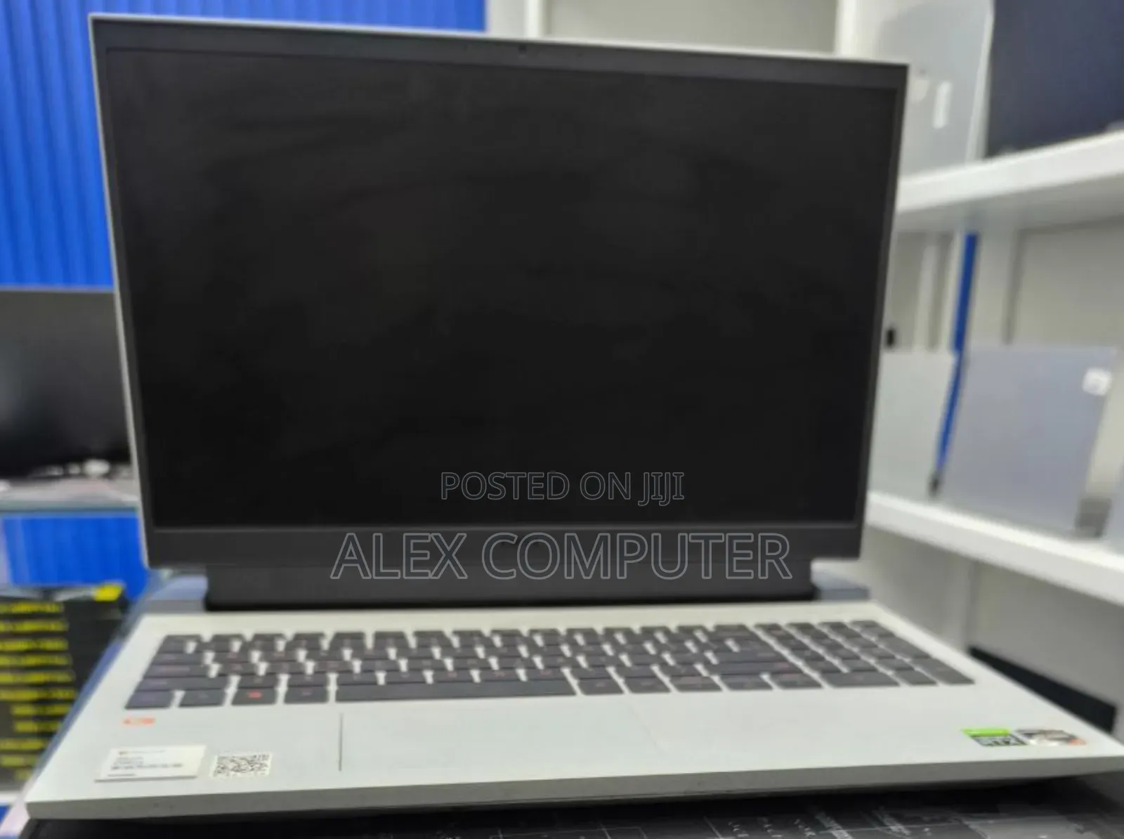 New Laptop Dell G15 5511 16GB AMD Ryzen 7 SSD 512GB