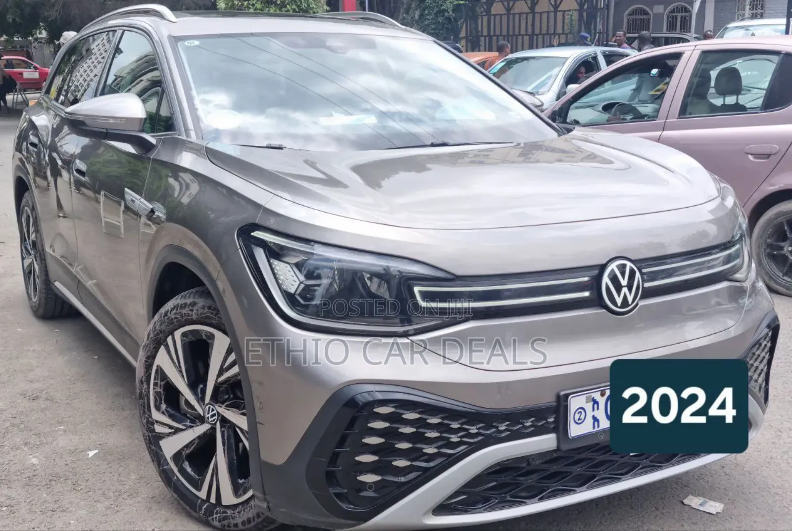 Volkswagen ID.6 2024 Gold