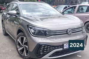 Photo - Volkswagen ID.6 2024 Gold