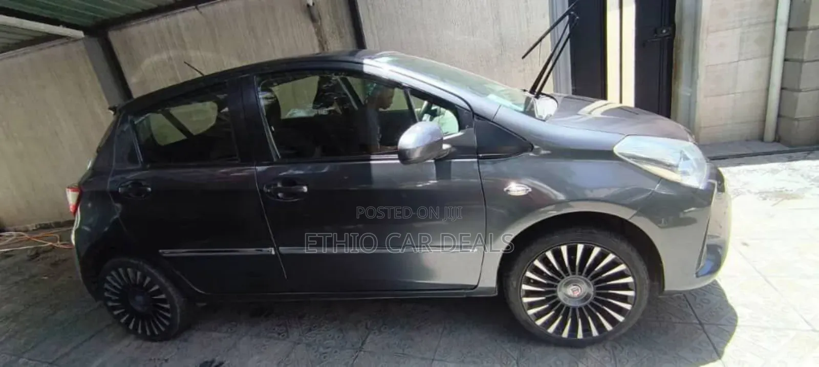 Toyota Yaris 2020 Gray