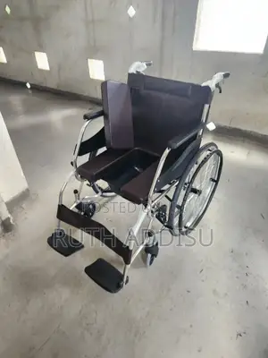 Comfortable to Use Poty Medical Wheelchair予我wheelchair名人wheelchair New