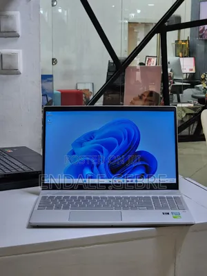 New Laptop HP Pavilion 15 8GB Intel Core I5 HDD+SSD 1T