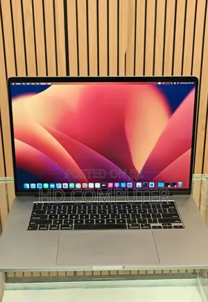 New Laptop Apple MacBook Pro 2019 16GB Intel Core I7 SSD 512GB