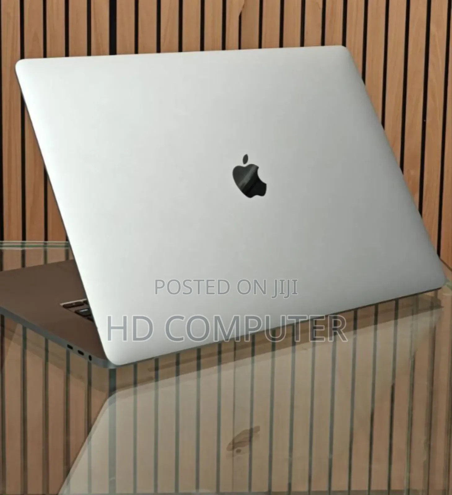 New Laptop Apple MacBook Pro 2019 16GB Intel Core I7 SSD 512GB