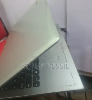 Laptop Lenovo 8GB AMD Ryzen 3 HDD 1T