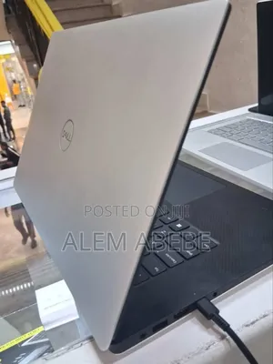 New Laptop Dell XPS 15 16GB Intel Core I7 SSD 512GB