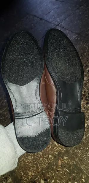 Brogue Shoes [ቆዳ]