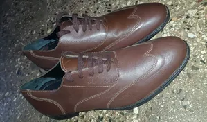Brogue Shoes [ቆዳ]
