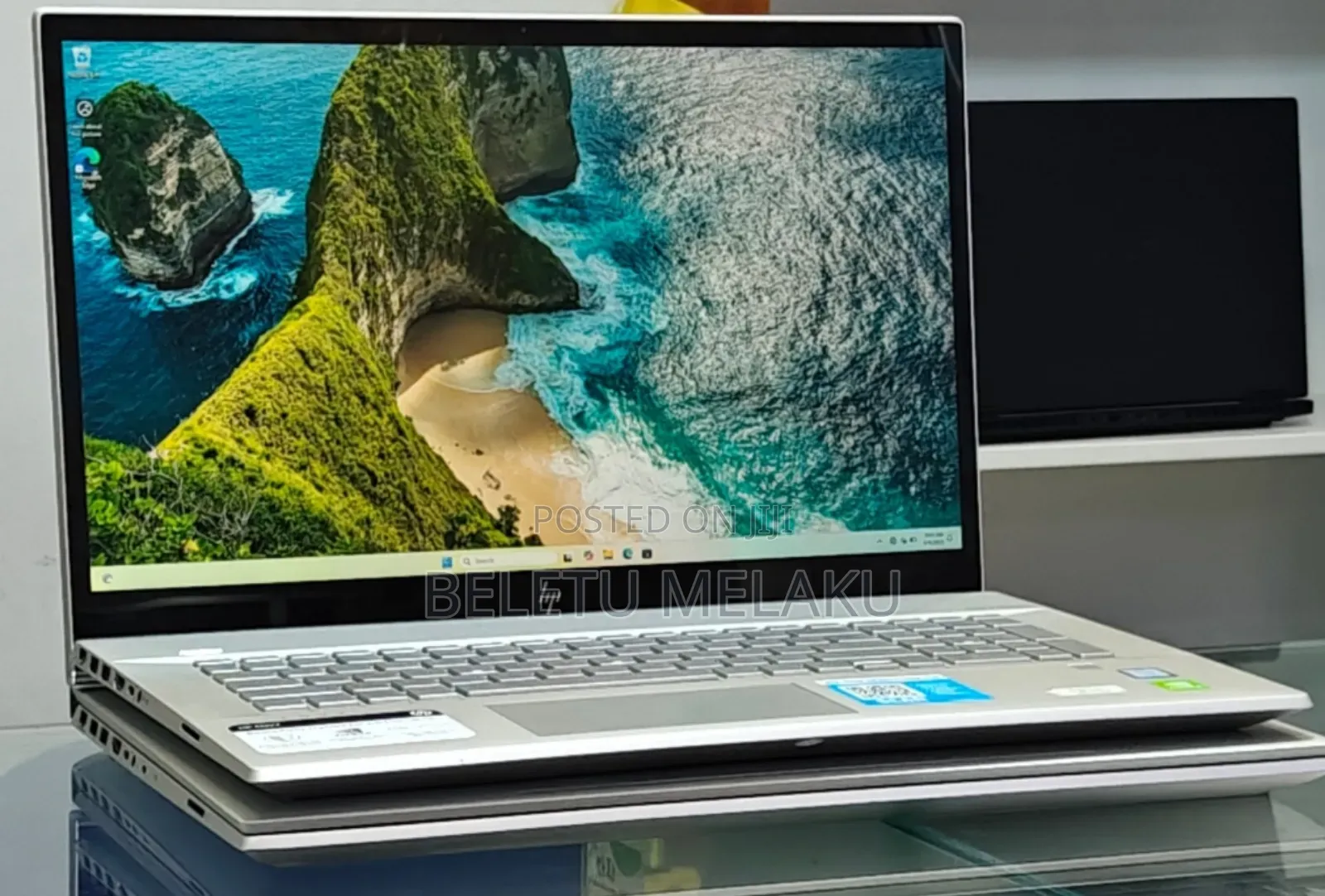 New Laptop HP Envy 17 16GB Intel Core I7 SSD 512GB