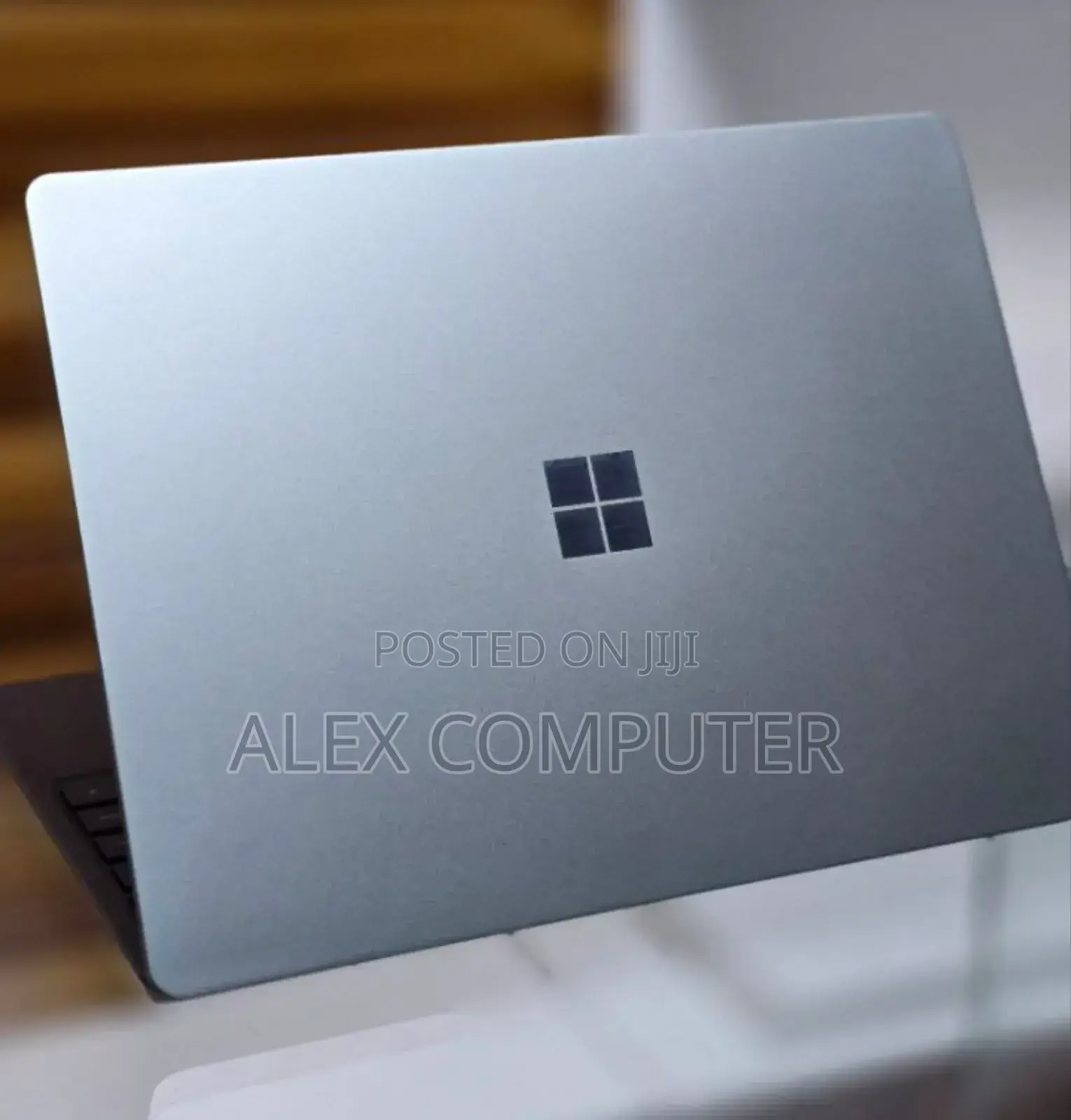 New Laptop Microsoft Surface Laptop 8GB Intel Core I5 SSD 256GB