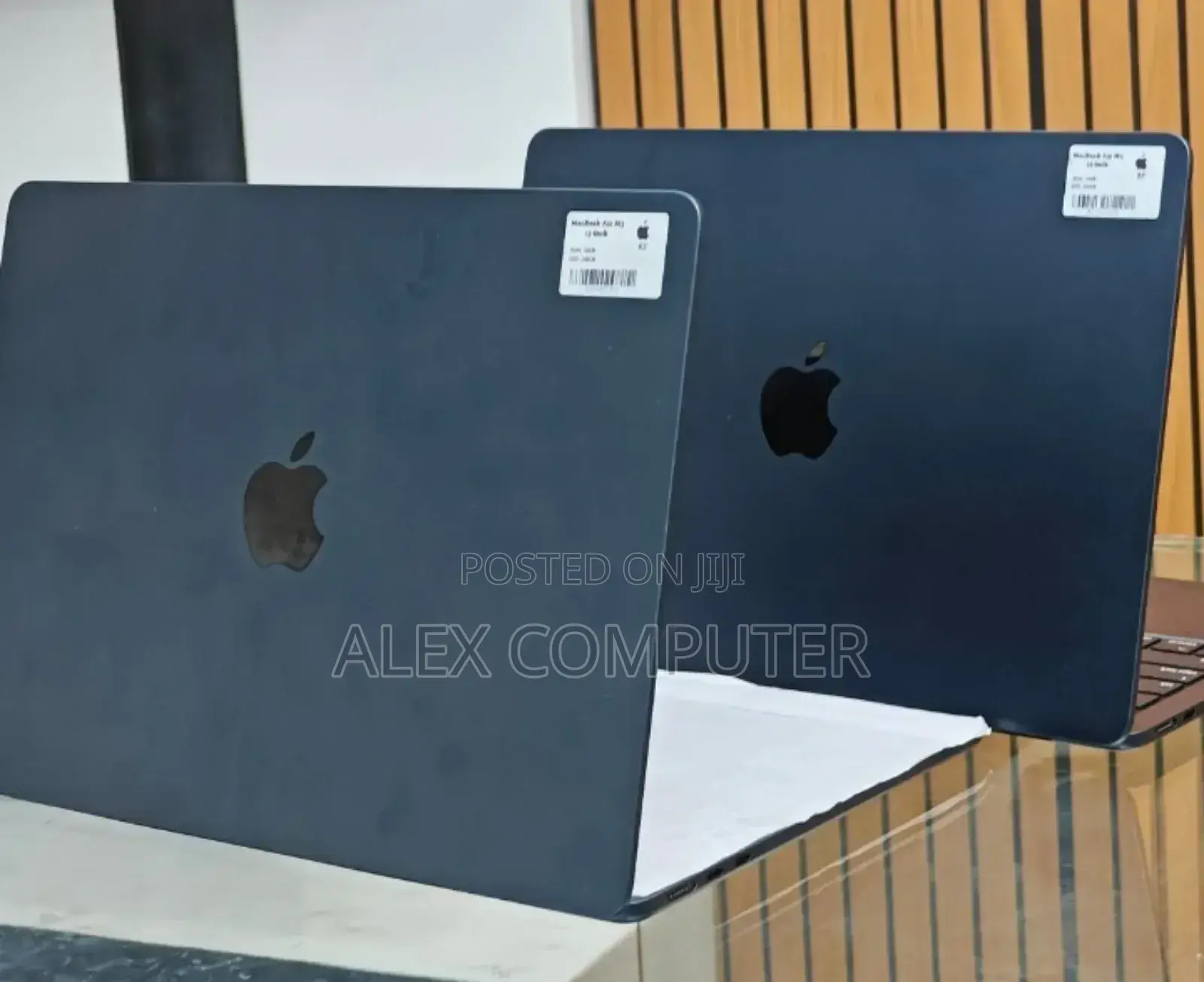 New Laptop Apple MacBook Air 2025 M4 13-Inch 16GB Apple M4 SSD 256GB