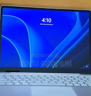 Photo - New Laptop Microsoft Surface 8GB Intel Core i5 SSD 256GB