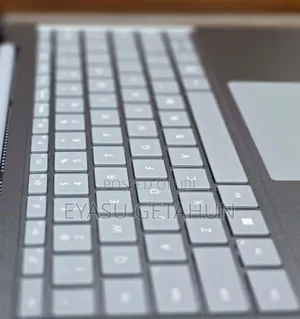 New Laptop Microsoft Surface 8GB Intel Core i5 SSD 256GB