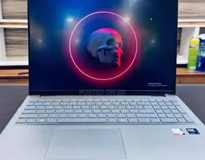 Photo - New Laptop Dell Inspiron 16 5620 16GB Intel Core Ultra 7 SSD 1T