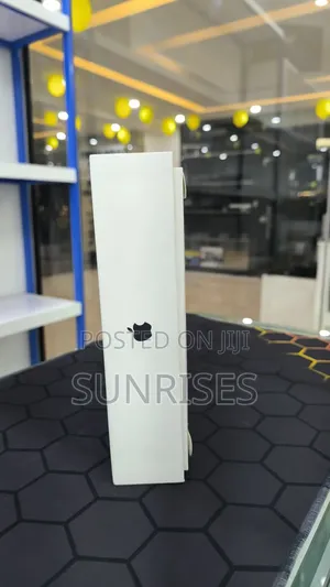 New Laptop Apple MacBook Air 2025 M4 13-Inch 16GB Apple M4 SSD 256GB