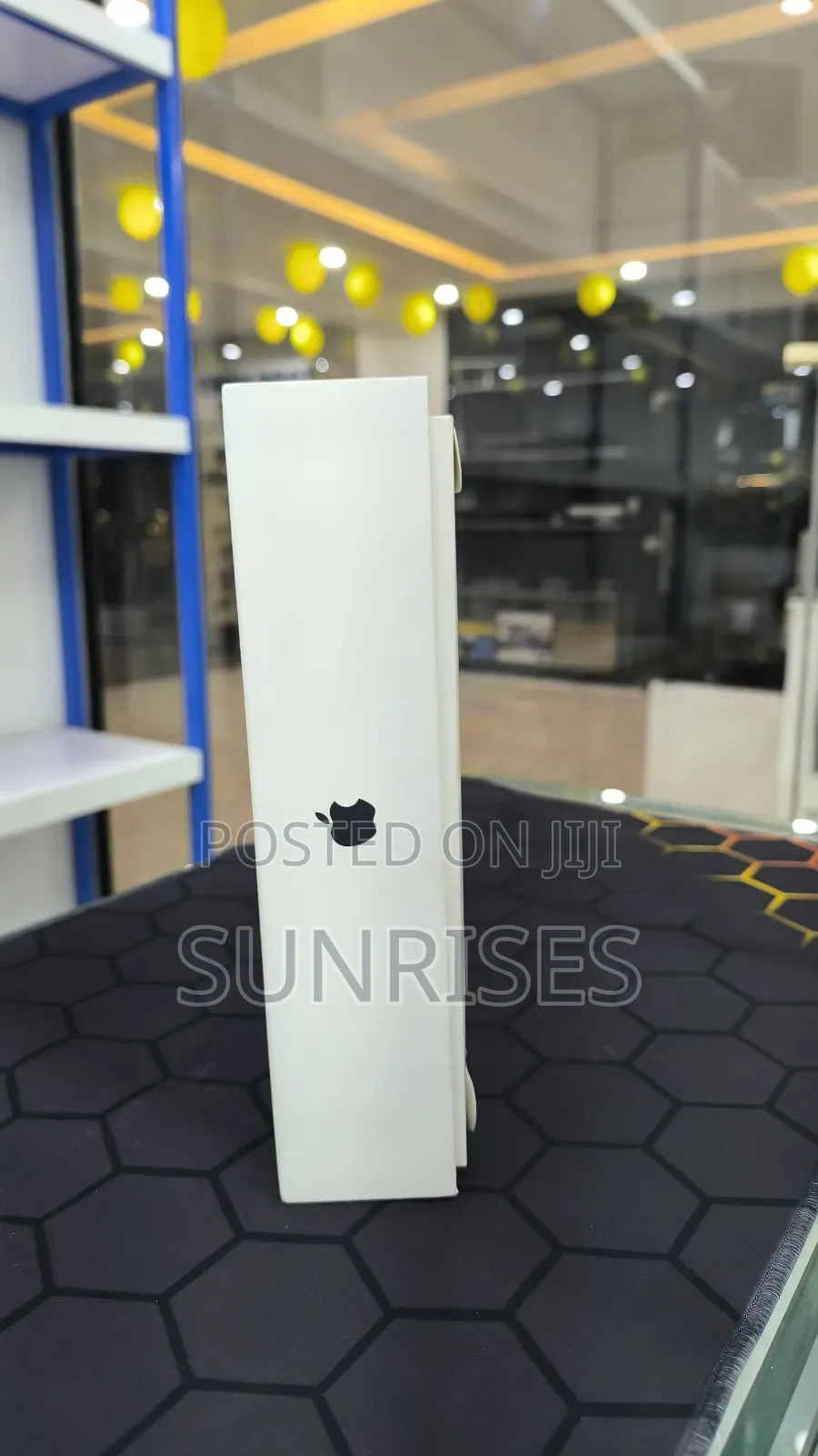 New Laptop Apple MacBook Air 2025 M4 13-Inch 16GB Apple M4 SSD 256GB