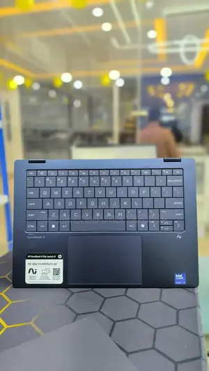 New Laptop HP OmniBook X Flip 14" 16GB Intel Core Ultra 7 SSD 1T