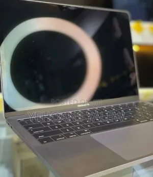 Photo - New Laptop Apple MacBook Pro 2017 8GB Intel Core I5 SSD 128GB