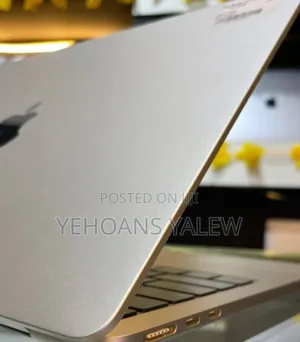 New Laptop Apple MacBook Air 2024 M3 13-inch 16GB Apple M3 SSD 512GB