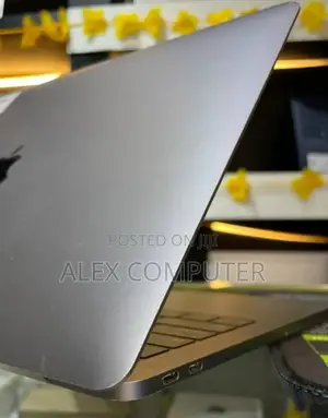 New Laptop Apple MacBook Pro 2017 8GB Intel Core I5 SSD 128GB