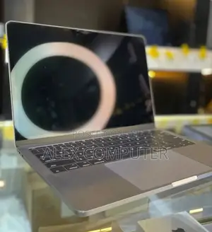 New Laptop Apple MacBook Pro 2017 8GB Intel Core I5 SSD 128GB