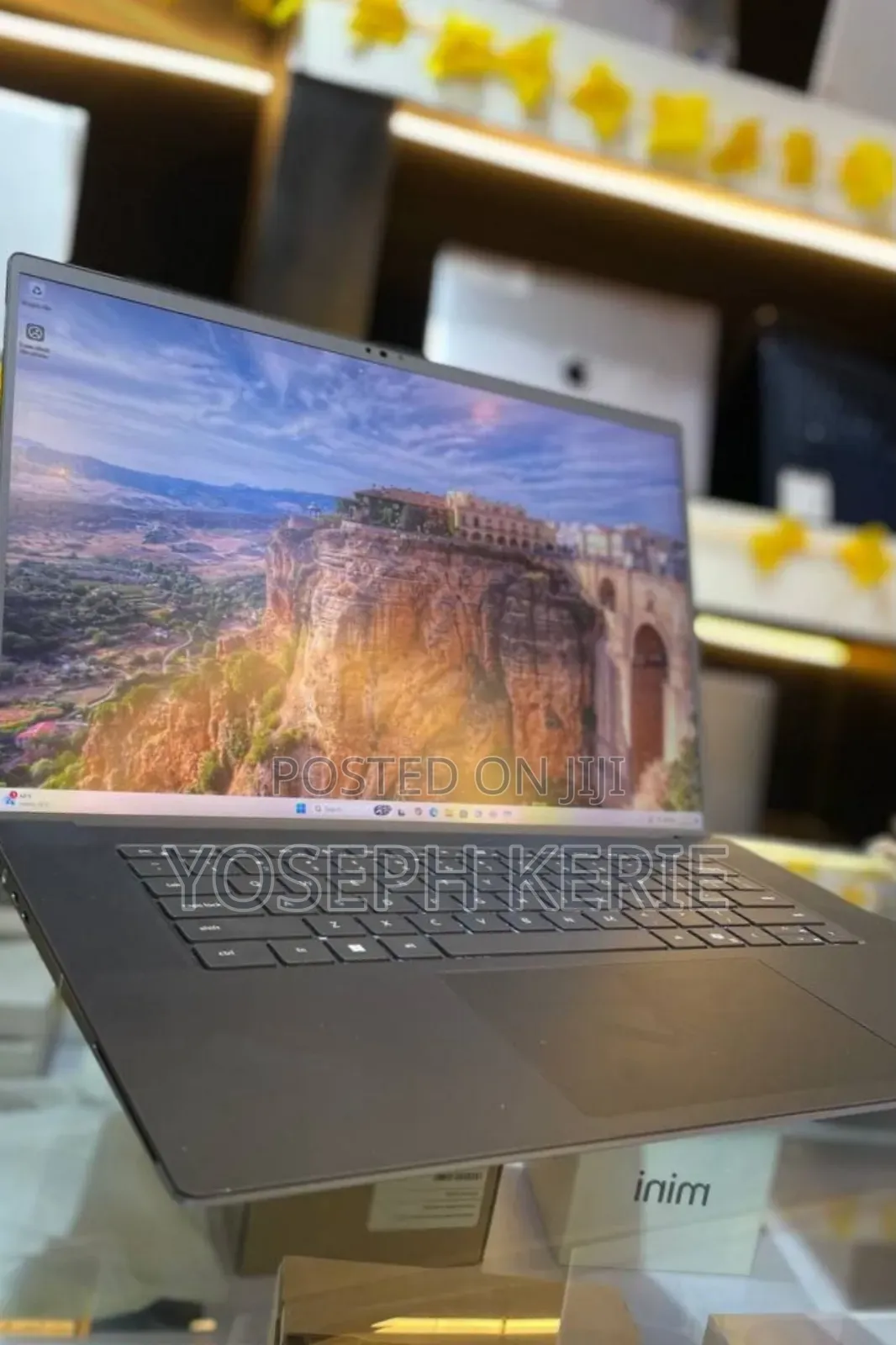 New Laptop Dell Precision 5690 32GB Intel Core Ultra 7 SSD 1T